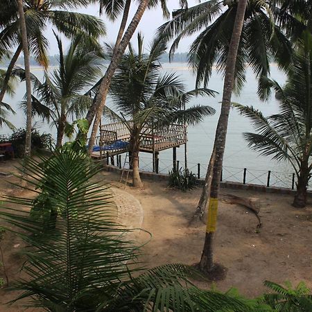 Maleyam Homestay Riverside Kozhikode Ngoại thất bức ảnh